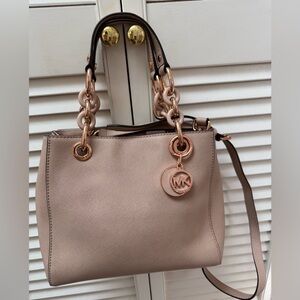 Michael Kors leather Satchel handbag in Ballet Pink w/ Rose Gold tone hardware.